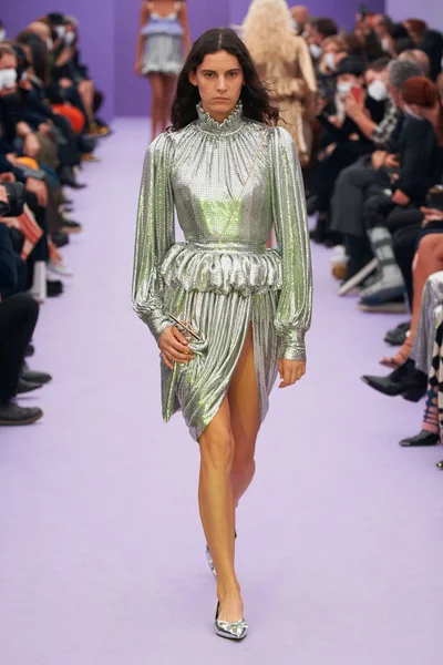 Look 32